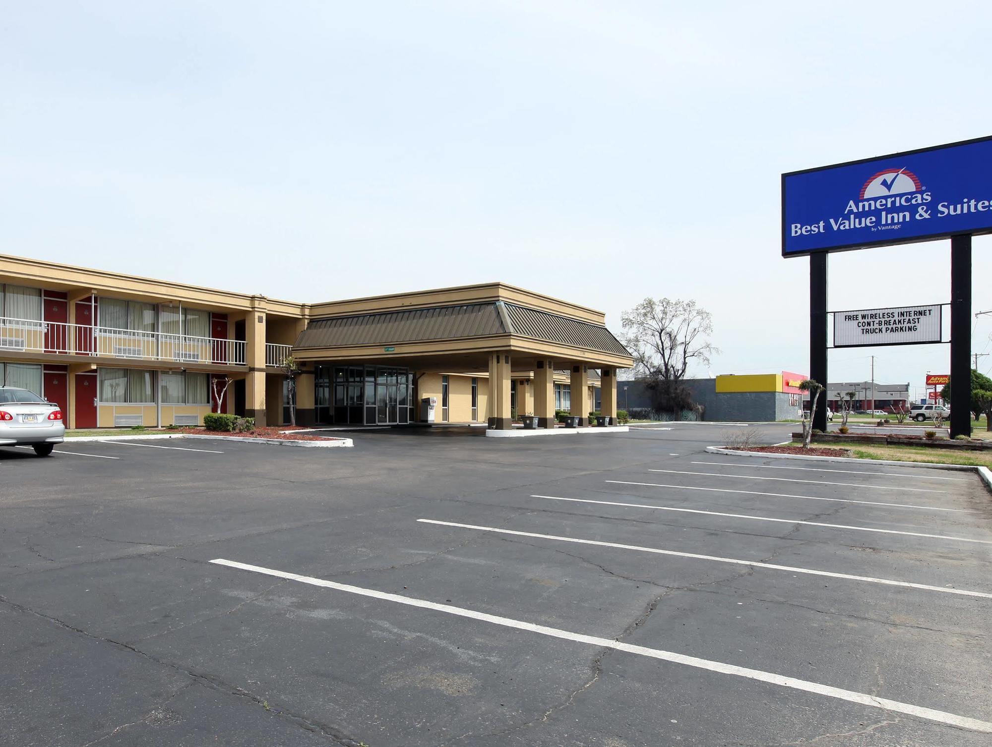 Americas Best Value Inn & Suites Greenville Bagian luar foto